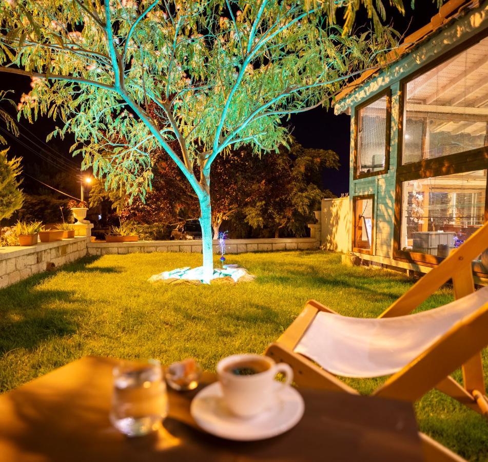 Cesmekes Otel Bagian luar foto