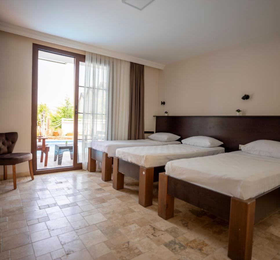 Cesmekes Otel Bagian luar foto
