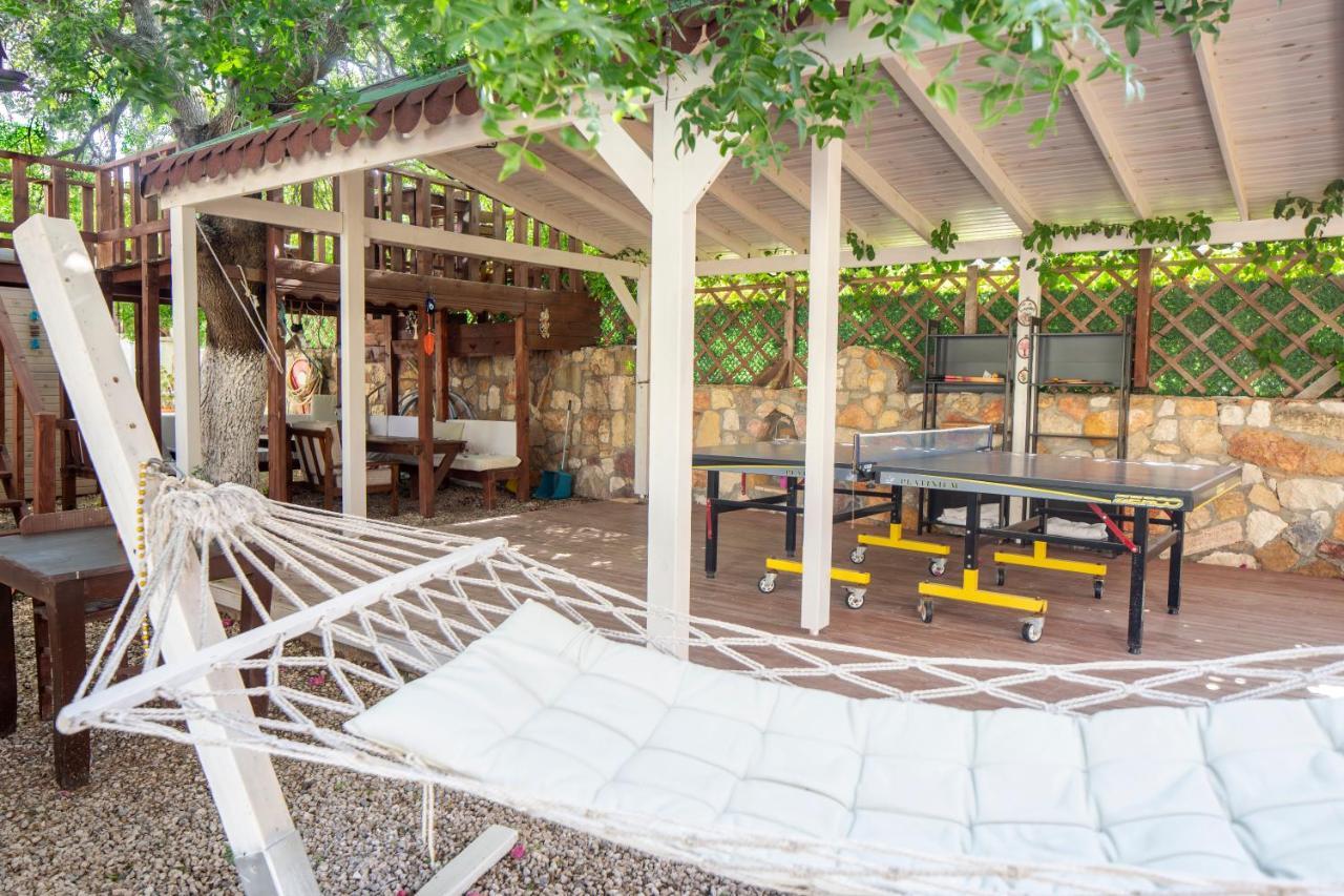 Cesmekes Otel Bagian luar foto