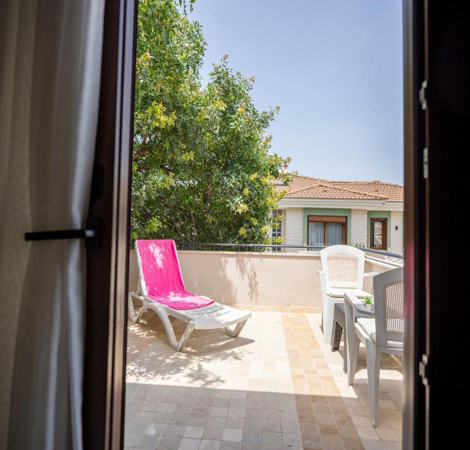Cesmekes Otel Bagian luar foto