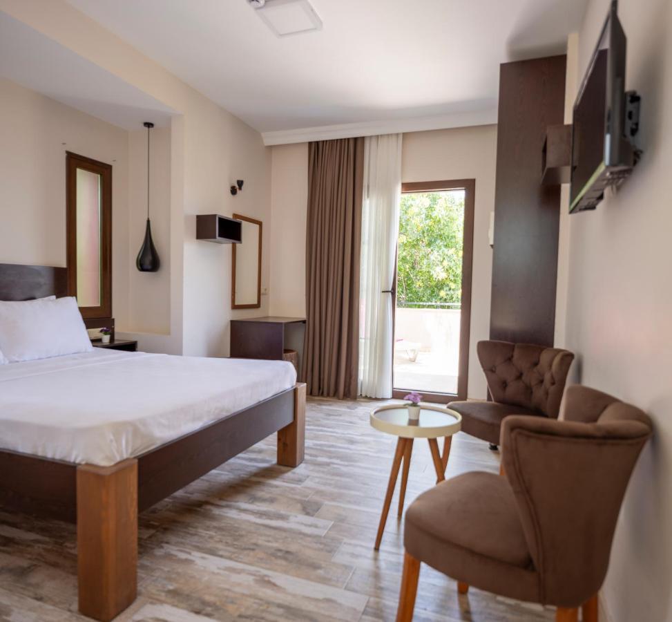 Cesmekes Otel Bagian luar foto