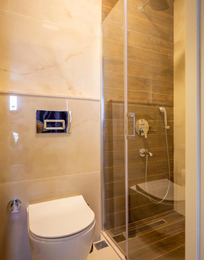 Cesmekes Otel Bagian luar foto
