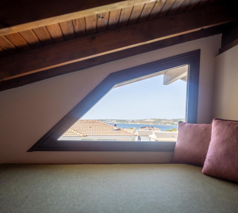 Cesmekes Otel Bagian luar foto