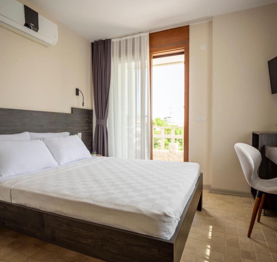 Cesmekes Otel Bagian luar foto
