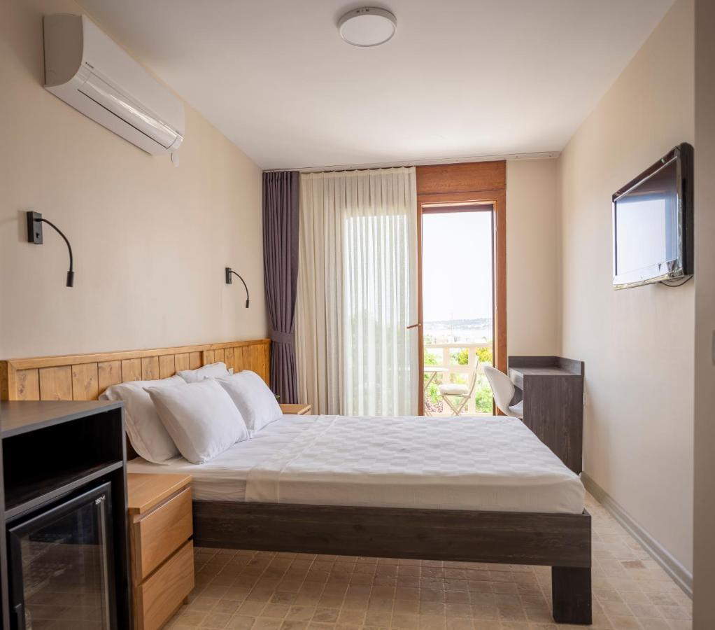Cesmekes Otel Bagian luar foto
