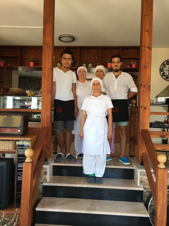 Cesmekes Otel Bagian luar foto
