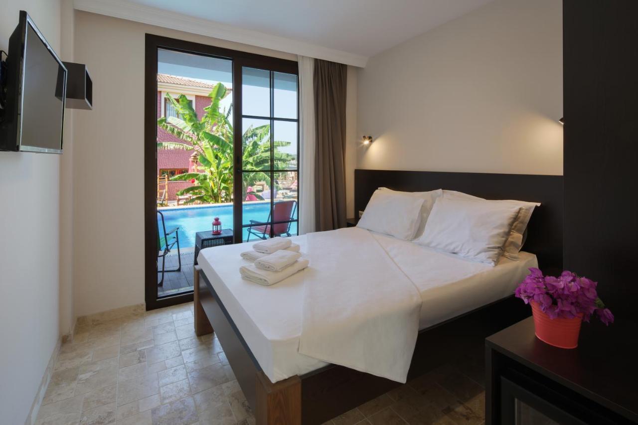 Cesmekes Otel Bagian luar foto